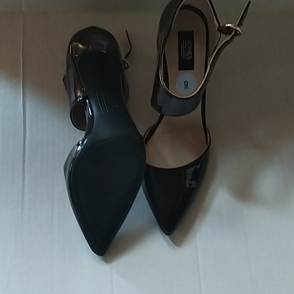 Heels - Picture 2 of 3